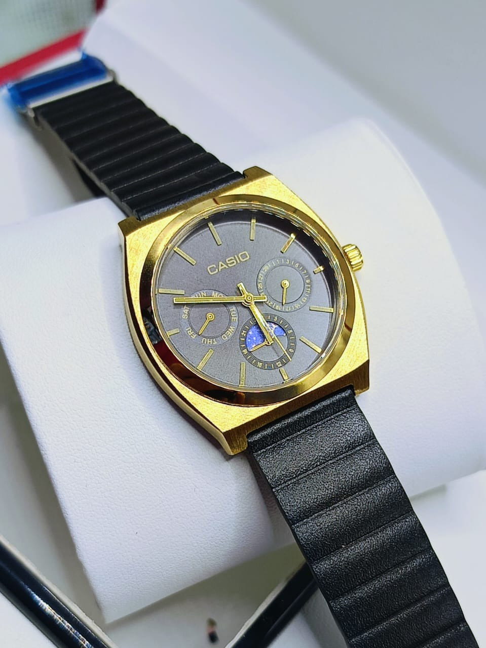 Classic Design ⌚ Bold Style 💼 Everyday Elegance 🔥 ALSOUQMART
